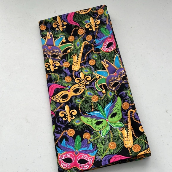 Mardi Gras-party in a box ! Everything you need ! - Picture 3 of 9